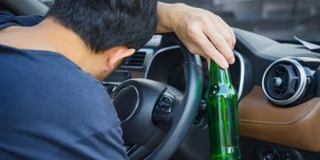 Пиян водач катастрофира в Хисаря