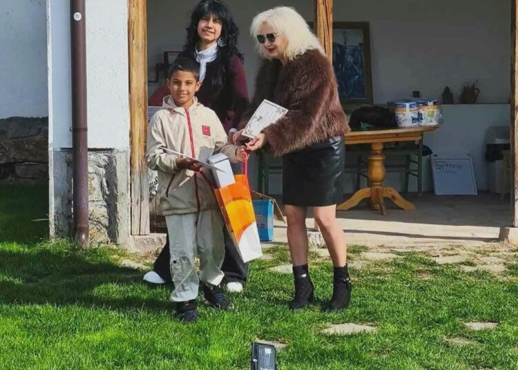 72 деца рисуваха „С палитрата на Злати“