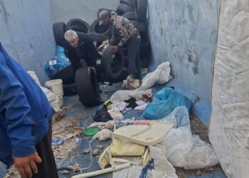 Вижте какво вадят от контейнер в Хисаря!