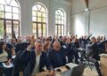 Помагат на даровити деца и двойки без деца